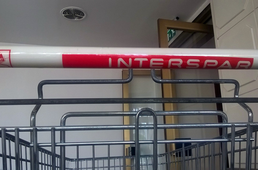 Komoly baj van a Spar egyik termékével, nehogy megegye! 